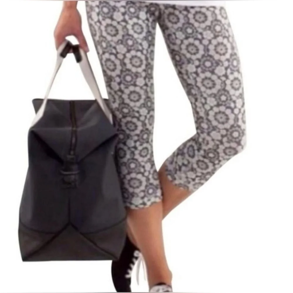 Lululemon Athletica Wunder Under Twiggy Floral Nimbus Cropped Leggings- RARE!!